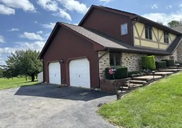 Photo 3 of Single family home for sale at 4545 Senny Ct, New Tripoli, PA 18066 | MLS# 783288 | Listing updated on 2026-09-16