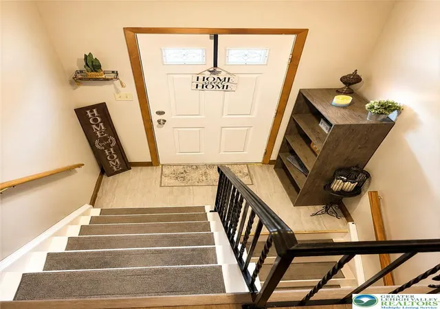 Photo 4 of Single family home for sale at 1039 Barbara Dr, Coplay Boro, PA 18037 | MLS# 783328 | Listing updated on 2026-08-30