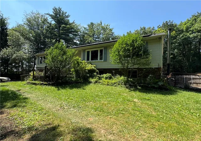 Photo 3 of Single family home for sale at 629 Carney Rd, Polk Twp, PA 18071 | MLS# 780693 | Listing updated on 2026-10-05