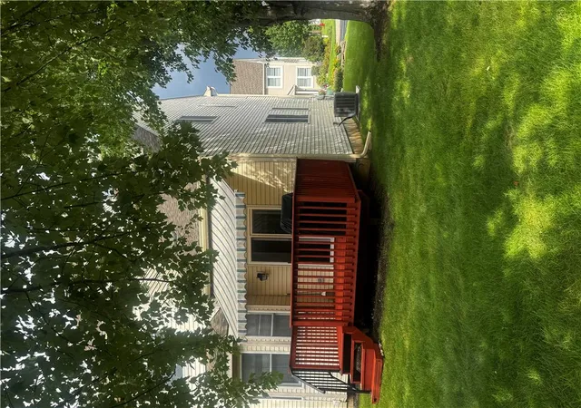 Photo 4 of Sale Pending at 302 Oxford Pl, Macungie Boro, PA 18062 | MLS# 783235 | Listing updated on 2026-09-10