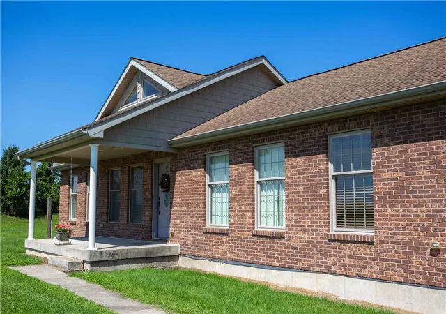 Photo 4 of Single family home for sale at 245 Tomahawk Trl, Allen Twp, PA 18067 | MLS# 783304 | Listing updated on 2026-08-30