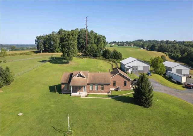 Photo 5 of Single family home for sale at 245 Tomahawk Trl, Allen Twp, PA 18067 | MLS# 783304 | Listing updated on 2026-08-30