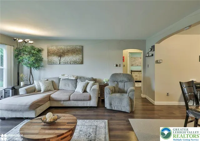 Photo 4 of Single family home for sale at 319 S Ott St, Allentown City, PA 18104 | MLS# 783339 | Listing updated on 2026-08-31