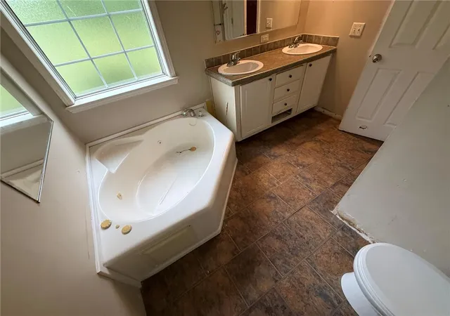 Photo 14 of Manufactured home for sale at 432 Old Allentown, Bushkill Twp, PA 18091 | MLS# 783399 | Listing updated on 2026-08-31