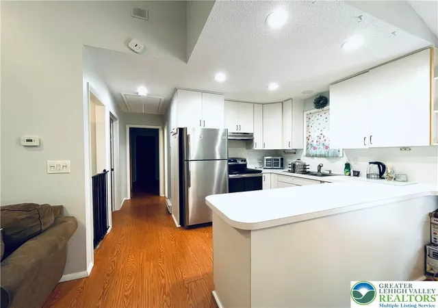Photo 4 of Single family home for sale at 65 Livingston Ln, Clifton Twp, PA 18424 | MLS# 783404 | Listing updated on 2026-09-29