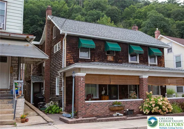 Photo 2 of Sale Pending at 167 Main St, Parryville Boro, PA 18244 | MLS# 783398 | Listing updated on 2026-10-05