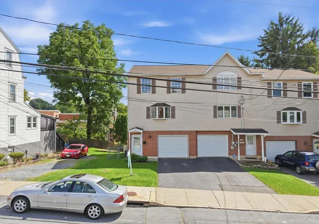 Photo 3 of Townhouse for sale at 1902 W Walnut St, Allentown City, PA 18102 | MLS# 783198 | Listing updated on 2026-08-31