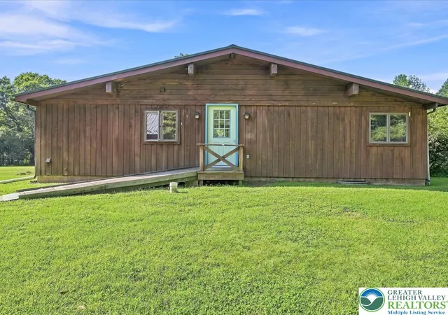 Photo 2 of Single family home for sale at 7625 Gypsy Moth Dr, New Tripoli, PA 18066 | MLS# 783320 | Listing updated on 2026-09-24