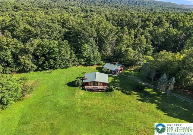 Photo 3 of Single family home for sale at 7625 Gypsy Moth Dr, New Tripoli, PA 18066 | MLS# 783320 | Listing updated on 2026-09-24