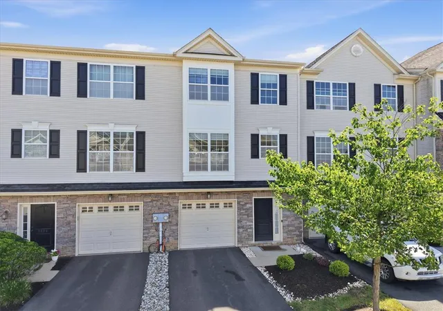 Photo 2 of Sale Pending at 2624 Gila Dr, Easton, PA 18040 | MLS# 783421 | Listing updated on 2026-09-22
