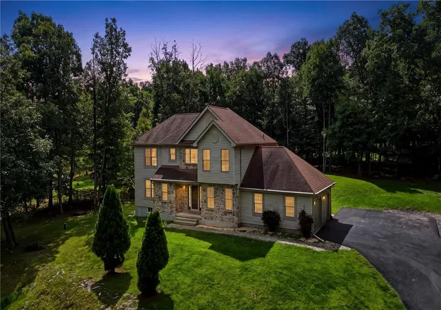 Photo 1 of Single family home for sale at 192 Waverly Dr, East Stroudsburg, PA 18302 | MLS# 783409 | Listing updated on 2026-08-31