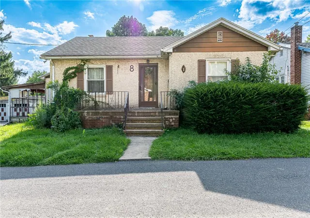 Photo 1 of Sale Pending at 8 Aarons Pl, Forks Twp, PA 18040 | MLS# 783413 | Listing updated on 2026-09-03