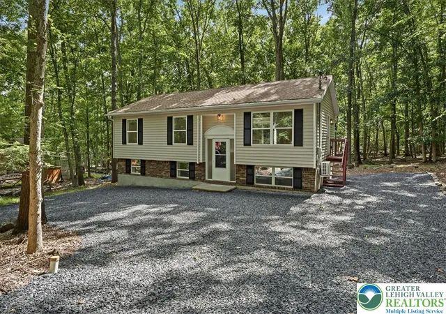Photo 32 of Sale Pending at 5609 Cub Ln, Middle Smithfield Twp, PA 18302 | MLS# 783489 | Listing updated on 2026-10-07