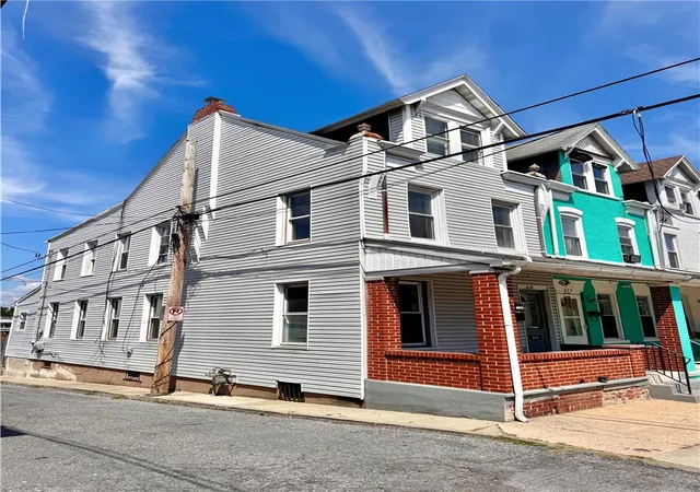 Photo 2 of Sale Pending at 639 W Greenleaf St, Allentown City, PA 18102 | MLS# 783184 | Listing updated on 2026-09-28