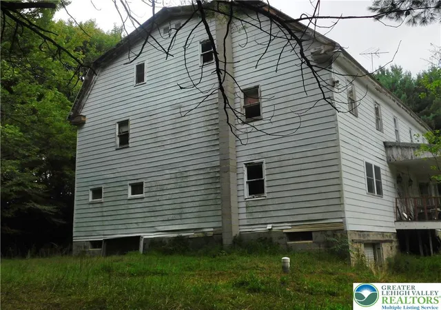 Photo 2 of Sale Pending at 996 Greenwood St, Franklin Twp, PA 18071 | MLS# 783544 | Listing updated on 2026-09-04