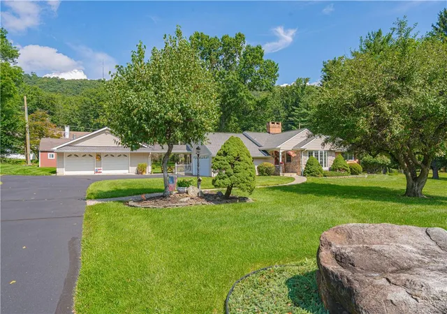 Photo 1 of Sale Pending at 3683 Oakhurst Dr, Upper Saucon Twp, PA 18034 | MLS# 783482 | Listing updated on 2026-09-15