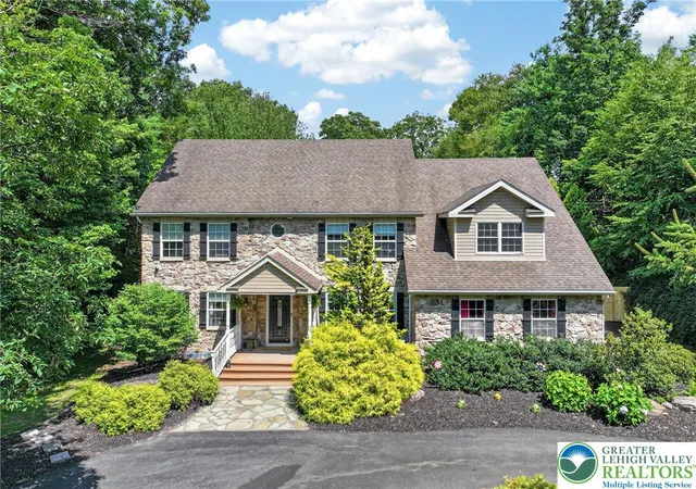 Photo 1 of Single family home for sale at 121 Chatham Hill Rd, Stroudsburg, PA 18360 | MLS# 781440 | Listing updated on 2026-08-31