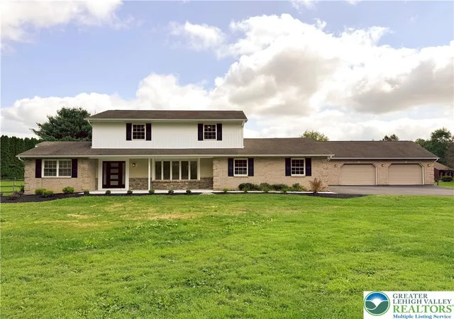 Photo 3 of Single family home for sale at 6594 Memorial Rd, Heidelberg Twp, PA 18053 | MLS# 783538 | Listing updated on 2026-10-04