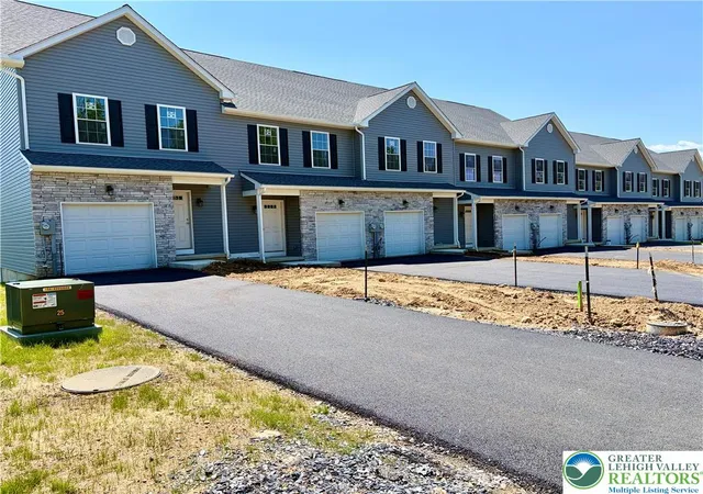 Photo 2 of Townhouse for sale at 3876 E Grant St, Washington Twp, PA 18080 | MLS# 783457 | Listing updated on 2026-10-01