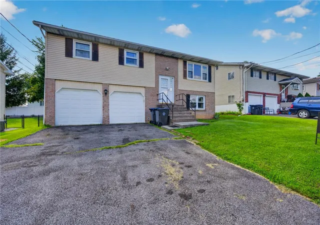 Photo 3 of Sale Pending at 1732 Maumee Ave, Allentown City, PA 18103 | MLS# 783592 | Listing updated on 2026-09-15