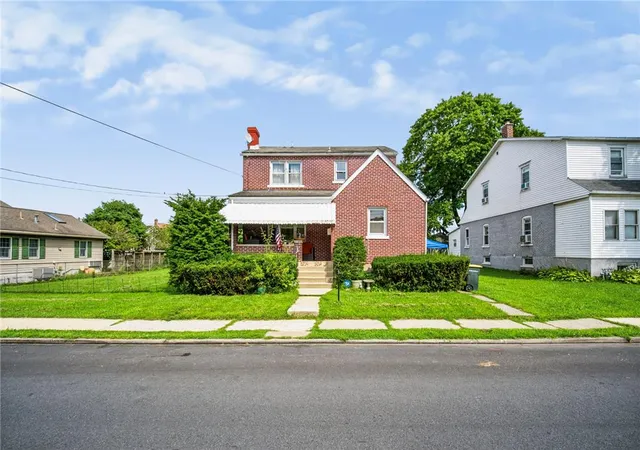 Photo 1 of Single family home for sale at 505 5th St, Whitehall Twp, PA 18052 | MLS# 783597 | Listing updated on 2026-09-15