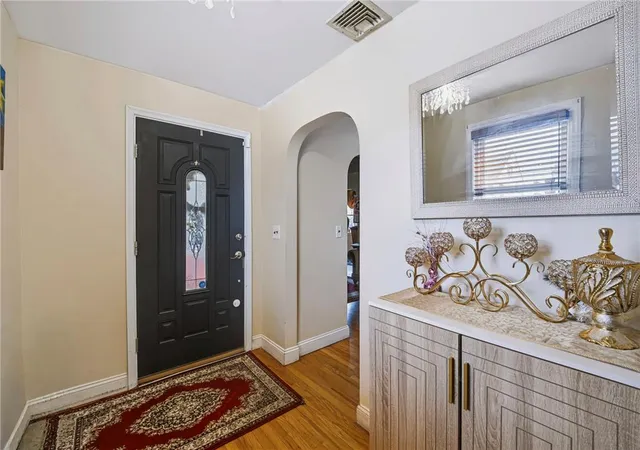 Photo 3 of Single family home for sale at 505 5Th St, Whitehall Twp, PA 18052 | MLS# 783597 | Listing updated on 2026-09-15