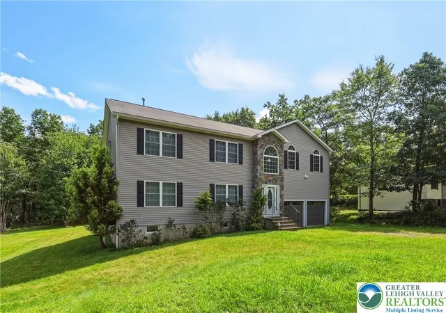 Photo 3 of Sale Pending at 152 Granite Rd, Tobyhanna Twp, PA 18334 | MLS# 783601 | Listing updated on 2026-09-03