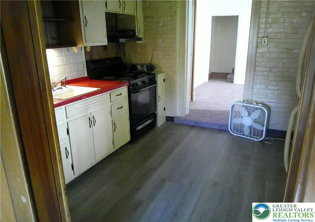 Photo 3 of Single family home for sale at 910 W Broad, Quakertown Boro, PA 18951 | MLS# 783605 | Listing updated on 2026-08-30