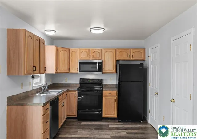 Photo 4 of Townhouse for sale at 4 Claires Way, Fredericksburg, PA 17026 | MLS# 783213 | Listing updated on 2026-09-24