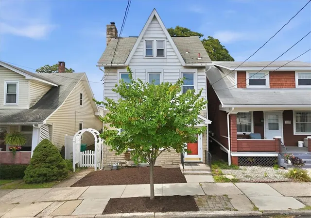 Photo 3 of Sale Pending at 1515 Shipman St, Bethlehem, PA 18018 | MLS# 783478 | Listing updated on 2026-09-09