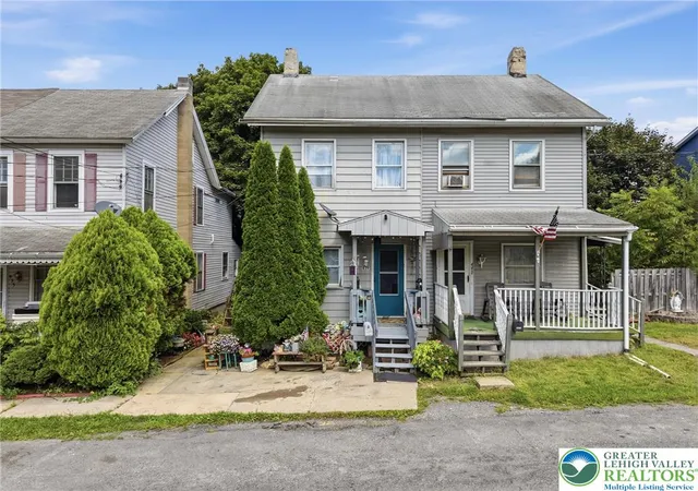 Photo 3 of Single family home for sale at 439 S Walnut St, Slatington, PA 18080 | MLS# 783658 | Listing updated on 2026-08-31