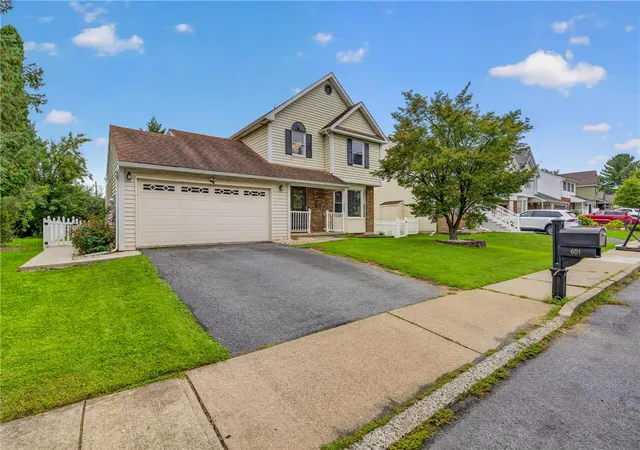 Photo 1 of Single family home for sale at 651 Willow Dr, Catasauqua, PA 18032 | MLS# 783645 | Listing updated on 2026-08-31