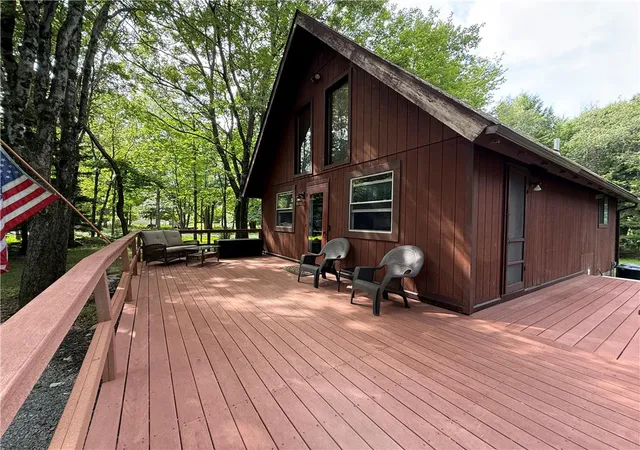 Photo 2 of Single family home for sale at 195 Lipo Way, Albrightsville, PA 18210 | MLS# 783715 | Listing updated on 2026-08-31