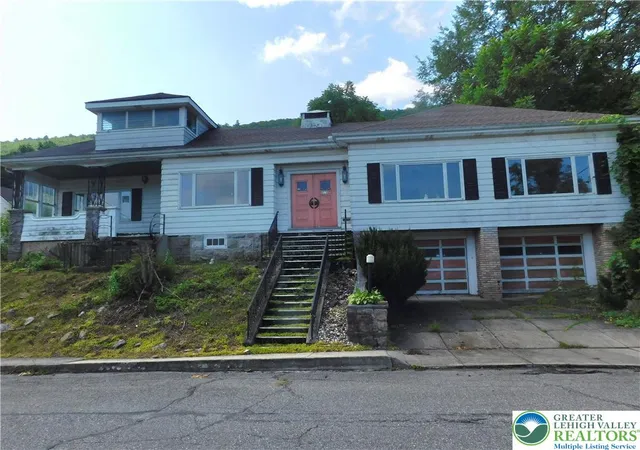 Photo 1 of Single family home for sale at 571 E Center St, Nesquehoning, PA 18240 | MLS# 783728 | Listing updated on 2026-09-01