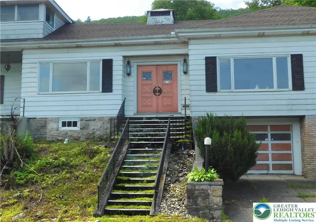 Photo 2 of Single family home for sale at 571 E Center St, Nesquehoning, PA 18240 | MLS# 783728 | Listing updated on 2026-10-23