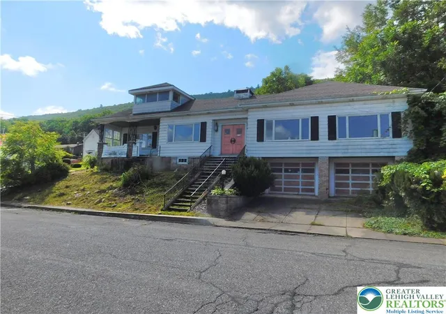 Photo 3 of Single family home for sale at 571 E Center St, Nesquehoning, PA 18240 | MLS# 783728 | Listing updated on 2026-10-23