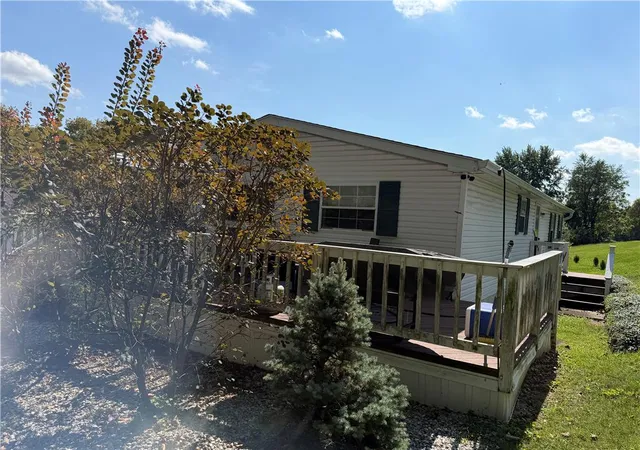 Photo 2 of Sale Pending at 6 Overlook Ln, Bath, PA 18014 | MLS# 783751 | Listing updated on 2026-09-29