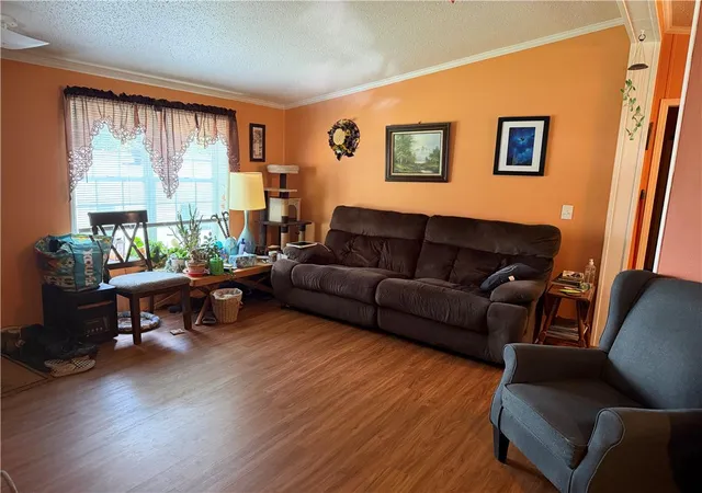 Photo 4 of Sale Pending at 6 Overlook Ln, Bath, PA 18014 | MLS# 783751 | Listing updated on 2026-09-29