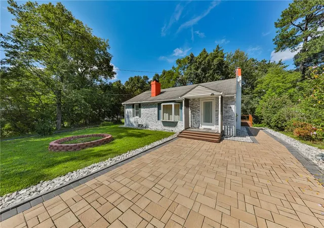 Photo 2 of Single family home for sale at 4430 Crescent St, Stroudsburg, PA 18360 | MLS# 783418 | Listing updated on 2026-09-19