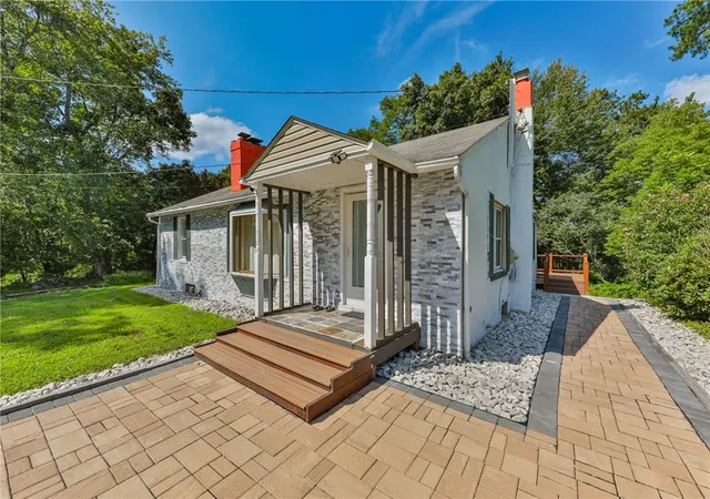 Photo 3 of Single family home for sale at 4430 Crescent St, Stroudsburg, PA 18360 | MLS# 783418 | Listing updated on 2026-09-19