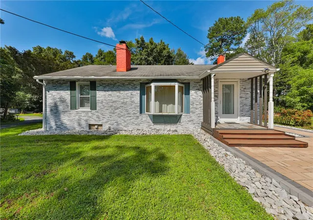 Photo 3 of Single family home for sale at 4430 Crescent St, Stroudsburg, PA 18360 | MLS# 783418 | Listing updated on 2026-09-19