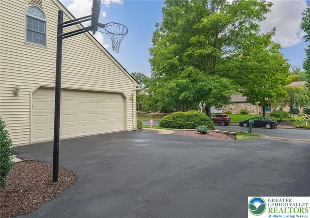 Photo 3 of Sale Pending at 1125 Jaime Cir, Allentown, PA 18106 | MLS# 783652 | Listing updated on 2026-09-09
