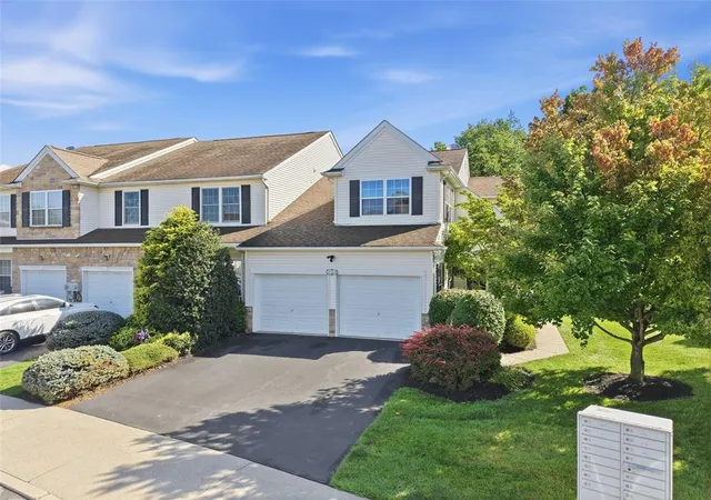 Photo 2 of Sale Pending at 151 Willow Dr, Easton, PA 18045 | MLS# 783391 | Listing updated on 2026-09-04