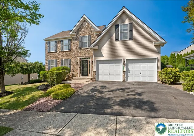 Photo 2 of Single family home for sale at 2305 Aberdeen Way, Macungie, PA 18062 | MLS# 783819 | Listing updated on 2026-09-02