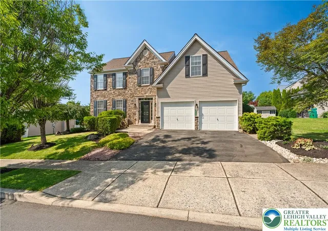 Photo 3 of Single family home for sale at 2305 Aberdeen Way, Macungie, PA 18062 | MLS# 783819 | Listing updated on 2026-09-02