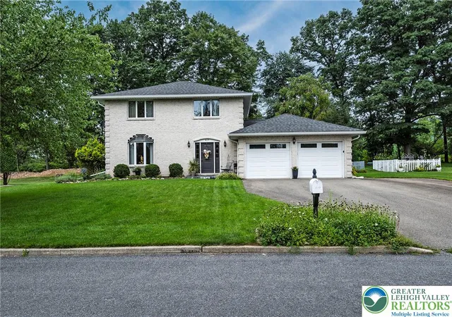 Photo 1 of Single family home for sale at 419 Crestmont St, Pen Argyl, PA 18072 | MLS# 783803 | Listing updated on 2026-09-23
