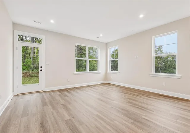 Photo 4 of Townhouse for sale at 3110 Grantarthur Ct, Whitehall Twp, PA 18052 | MLS# 783901 | Listing updated on 2026-10-21
