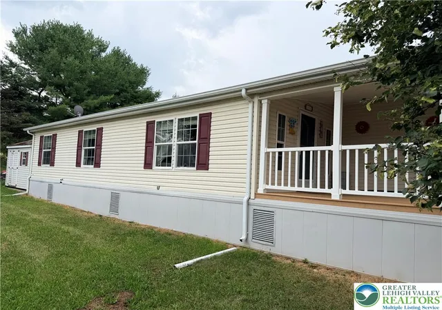 Photo 2 of Sale Pending at 4442 Grey Wolf Ln, South Whitehall Twp, PA 18069 | MLS# 783913 | Listing updated on 2026-09-10