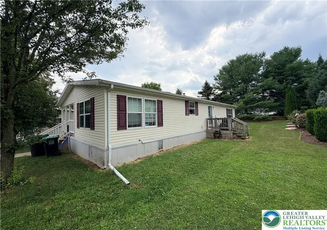 Photo 3 of Sale Pending at 4442 Grey Wolf Ln, South Whitehall Twp, PA 18069 | MLS# 783913 | Listing updated on 2026-09-10