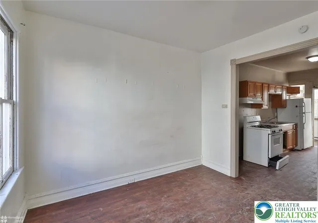 Photo 4 of Townhouse for sale at 934 W Pine St, Allentown, PA 18102 | MLS# 783928 | Listing updated on 2026-09-03